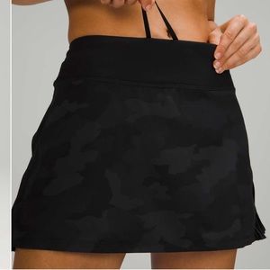Lululemon Play Off The Pleats Mid Rise Skirt 8